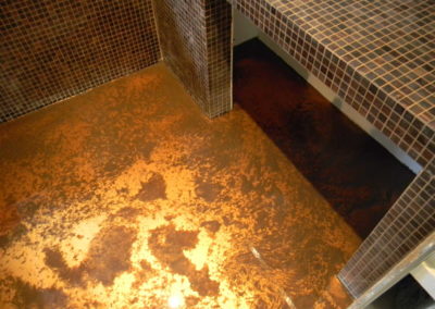 Pavimento in resina epossidica a colata con polvere metallica